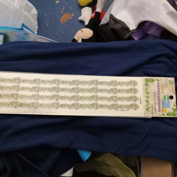 Provo Craft First Impressions Dozens of Daisies Rub On Transfers 48-8920 - Picture 2 of 3